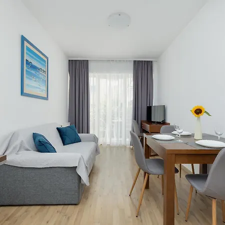 Atrium & Gym 150m To The By Renters Apartment Sarbinowo