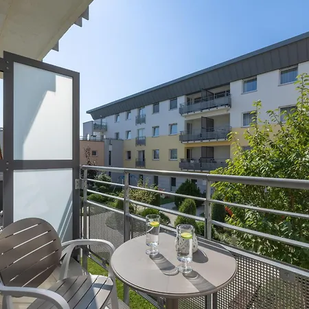 Apartment Atrium & Gym 150m To The By Renters