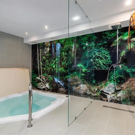 Apartment Atrium & Gym 150m To The By Renters