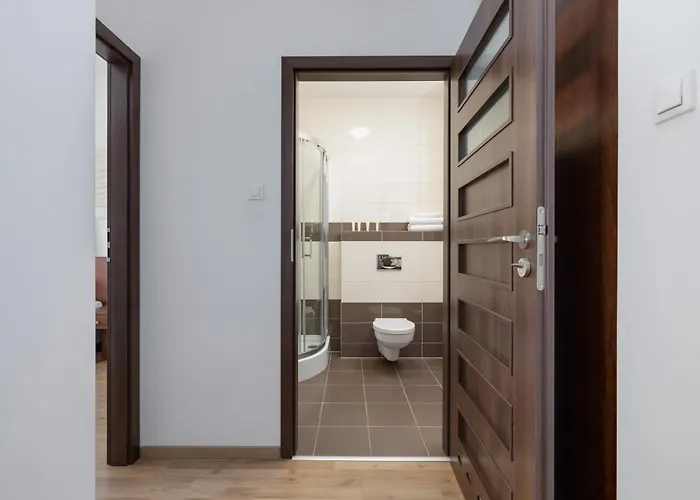 Atrium & Gym 150m To The By Renters Apartamento *